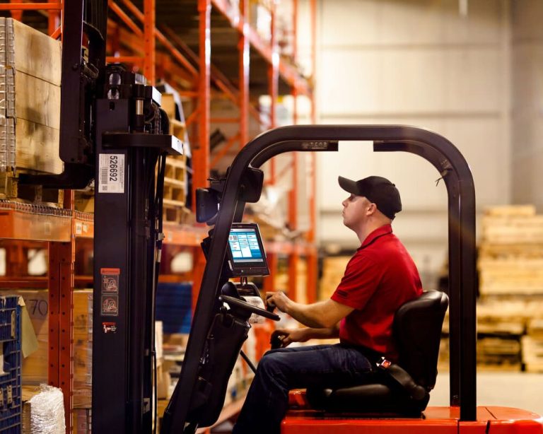 vc83x-app-warehouse-forklift-put-away-5x4-3600.jpg.imgo