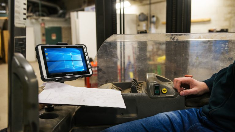 Ruggedized panel PCs are the unsung heroes of the computing world. They're designed to thrive in harsh environments where dust, water, vibrations, and extreme temperatures would cripple a standard computer.